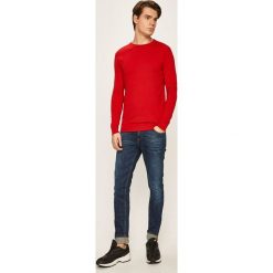 Scotch & Soda - Sweter. Czerwone swetry męskie Scotch & Soda, s, bez wzorów, z bawełny, z okrągłym kołnierzem, bez kaptura. W wyprzedaży za 219,90 zł.