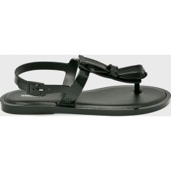 Melissa - Sandały Slim. Czarne klapki damskie Melissa, bez wzorów, z gumy, bez obcasa, na obcasie. W wyprzedaży za 219,90 zł.