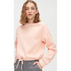 Bluza basic ze ściągaczem - Różowy. Różowe bluzy damskie Cropp, s, bez wzorów, bez rękawów, bez kaptura. Za 69,99 zł.