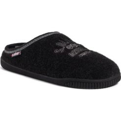 Kapcie S.OLIVER - 5-17300-33 Black 001. Czarne klapki męskie S.Oliver, z tworzywa sztucznego, bez zapięcia. W wyprzedaży za 129,00 zł.