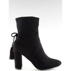Botki na obcasie czarne FA183 Black. Czarne botki damskie ButyModne, eleganckie, bez obcasa, na obcasie, na sznurówki. W wyprzedaży za 109,00 zł.