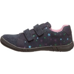 Skórzane sneakersy w kolorze granatowym. Niebieskie trampki dziewczęce Pio, bez wzorów, bez zapięcia. W wyprzedaży za 145,95 zł.