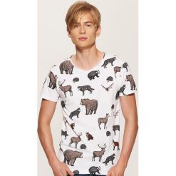 T-shirt z nadrukiem w leśne zwierzęta - Wielobarwn. Szare t-shirty męskie z nadrukiem marki House, l. Za 49,99 zł.