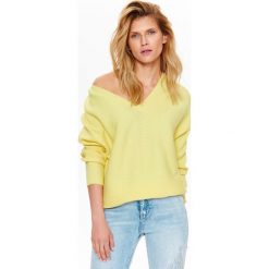 Swetry klasyczne damskie: SWETER DAMSKI OVERSIZE W MODNYM KOLORZE