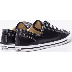 Converse - Tenisówki. Różowe trampki męskie Converse, bez wzorów, z materiału, na sznurówki. W wyprzedaży za 129,90 zł.
