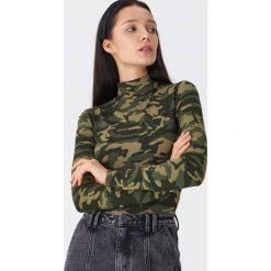 Bluzka z półgolfem - Khaki. Brązowe bluzki damskie House, s, bez wzorów, bez kołnierzyka, bez rękawów. W wyprzedaży za 29,99 zł.