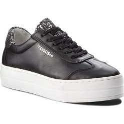 Sneakersy TOGOSHI - TG-03-01-000021 628. Czarne półbuty damskie marki Togoshi, z aplikacjami, ze skóry, bez obcasa, na koturnie, bez zapięcia. W wyprzedaży za 269,00 zł.