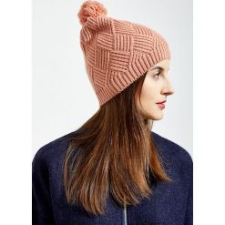 Czapka z pomponem. Różowe czapki damskie Moodo. Za 9,99 zł.
