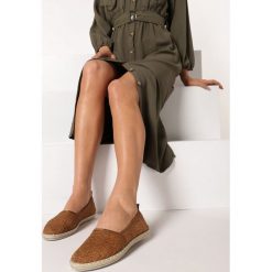 Brązowe Espadryle Adralodia. Pomarańczowe espadryle damskie Born2be, bez wzorów, bez zapięcia. W wyprzedaży za 39,99 zł.