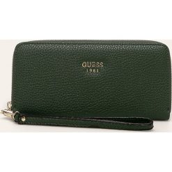 Guess Jeans - Portfel. Zielone portfele damskie Guess Jeans, z aplikacjami, z poliesteru. Za 249,90 zł.