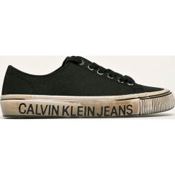 Calvin Klein Jeans - Tenisówki. Czarne trampki i tenisówki damskie Calvin Klein Jeans, bez wzorów, z jeansu, na sznurówki. W wyprzedaży za 419,90 zł.