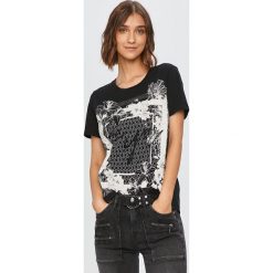 Desigual - T-shirt. Czarne bluzki damskie Desigual, s, z nadrukiem, z bawełny, casualowe, z okrągłym kołnierzem, z krótkim rękawem. Za 259,90 zł.