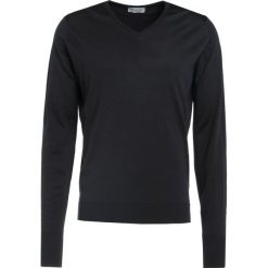 John Smedley BOBBY Sweter black. Czarne swetry klasyczne męskie marki John Smedley, m, z materiału. W wyprzedaży za 629,25 zł.