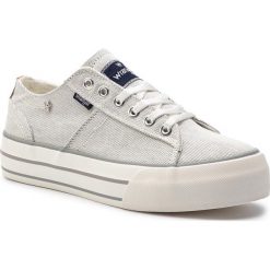 Tenisówki WRANGLER - Halley WL91561A White 051. Szare półbuty damskie Wrangler, na co dzień, bez wzorów, z gumy, bez obcasa, na płaskiej podeszwie, bez zapięcia. Za 219,00 zł.