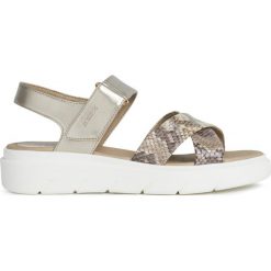 Geox Tamas Sandały Złoty. Żółte sandały damskie Geox, bez wzorów, z materiału, bez obcasa, bez zapięcia. Za 324,95 zł.
