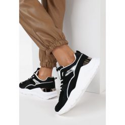 Czarne Sneakersy Auraneva. Czarne sneakersy damskie Born2be. Za 99,99 zł.