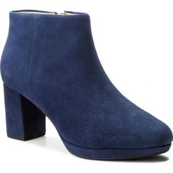 Botki damskie: Botki CLARKS - Kelda Nights 261267254 Navy Suede