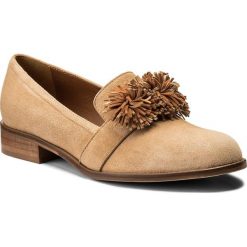 Lordsy SOLO FEMME - 96613-05-H47/H48-03-00 Beż. Brązowe lordsy damskie marki Solo Femme, ze skóry, na płaskiej podeszwie. W wyprzedaży za 219,00 zł.