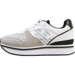 Trampki damskie slip on: Emporio Armani CHRISTINA Tenisówki i Trampki platin/white/silver/black