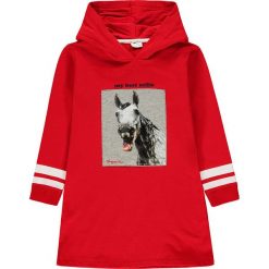 Sukienka w kolorze czerwonym. Czerwone sukienki niemowlęce z nadrukiem, ze skóry, midi. W wyprzedaży za 77,95 zł.