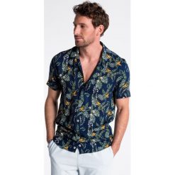 Koszula męska z krótkim rękawem K482 - granatowa/żółta. Żółte koszule męskie Ombre Clothing, na lato, s, bez wzorów, z materiału, klasyczne, z klasycznym kołnierzykiem, z krótkim rękawem. Za 29,00 zł.