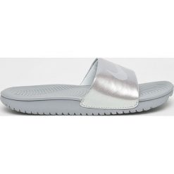 Nike Kids - Klapki dziecięce Kawa. Szare sandały chłopięce Nike Kids, z materiału, bez zapięcia. Za 119,90 zł.