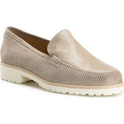 Buty damskie. Brązowe mokasyny damskie Wittchen, ze skóry. W wyprzedaży za 399,90 zł.