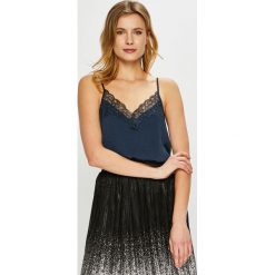 Jacqueline de Yong - Top. Czarne bluzki damskie Jacqueline de Yong, na co dzień, bez wzorów, z poliesteru, casualowe, bez kołnierzyka, bez rękawów. W wyprzedaży za 49,90 zł.