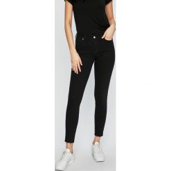 Calvin Klein Jeans - Jeansy CKJ 001. Czarne jeansy damskie marki Calvin Klein Jeans, bez wzorów, z elastanu. Za 449,90 zł.