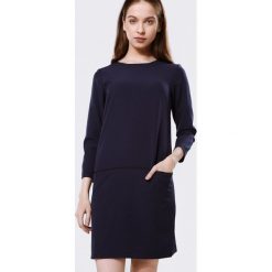 Granatowa Sukienka Nipping. Niebieskie sukienki damskie Born2be, na co dzień, xl, bez wzorów, z tkaniny, z okrągłym kołnierzem, bez rękawów, długie, proste. Za 99,99 zł.