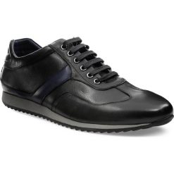 Buty męskie 85-M-915-1. Czarne buty sportowe męskie marki Wittchen, z syntetyku. Za 219,00 zł.