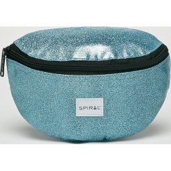 Spiral - Saszetka Harvard. Niebieskie saszetki damskie Spiral, w paski, z poliesteru, bez dodatków. W wyprzedaży za 59,90 zł.