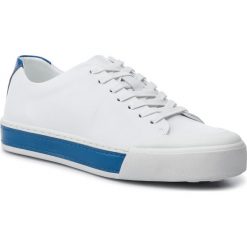 Trampki KAZAR - Cameroon 37243-01-01 White. Białe półbuty męskie Kazar, na co dzień, bez wzorów, ze skóry, bez zapięcia. Za 469,00 zł.
