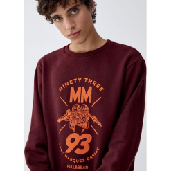 Bluza Marc Márquez MM93. Czerwone bluzy męskie marki Pull&Bear, m. Za 109,00 zł.