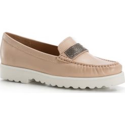 Buty damskie. Niebieskie półbuty damskie Wittchen, bez wzorów, ze skóry, eleganckie, bez obcasa, bez zapięcia. W wyprzedaży za 349,90 zł.
