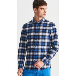 Koszula regular fit w kratę - Granatowy. Niebieskie koszule męskie Reserved, s, bez wzorów, bez kołnierzyka, bez rękawów. Za 79,99 zł.