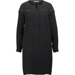 Sukienki hiszpanki: See u Soon Sukienka koszulowa black