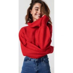 Luisa Lion x NA-KD Sweter z bufiastym rękawem - Red. Czerwone golfy damskie Luisa Lion x NA-KD, z dzianiny. Za 161,95 zł.