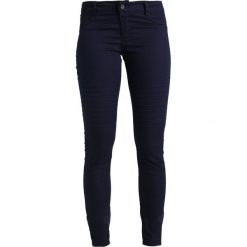 Jeansy damskie: Vero Moda VMHOT FIVE BIKER ANKLE PANTS Jeans Skinny Fit night sky