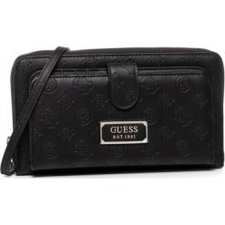 Torebka Guess Logo Love (SG) Slg SWSG76 62540. Różowe listonoszki damskie Guess, z aplikacjami, bez dodatków. W wyprzedaży za 239,00 zł.