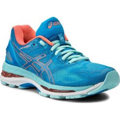Buty ASICS - Gel-Nimbus 19 T750N Diva Blue/Flash Coral/Aqua Splash 4306. Niebieskie buty sportowe damskie marki Asics, bez wzorów, z tworzywa sztucznego, klasyczne, do biegania. W wyprzedaży za 509,00 zł.