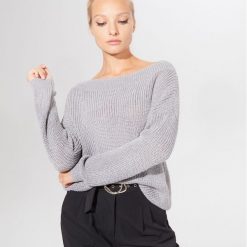 Sweter z prostym dekoltem - Szary. Szare swetry damskie Mohito, s, bez wzorów, bez rękawów, bez kaptura. Za 119,99 zł.