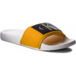Klapki CALVIN KLEIN JEANS - Val Felt SE8599 Gold. Żółte klapki damskie Calvin Klein Jeans, bez wzorów, z jeansu. W wyprzedaży za 189,00 zł.