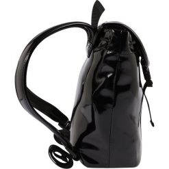 Armani Junior Plecak nero. Czarne plecaki damskie Armani Junior. W wyprzedaży za 519,20 zł.