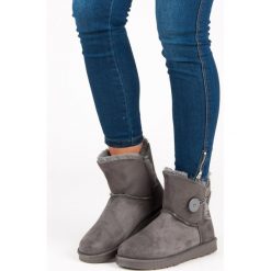 ZAMSZOWE MUKLUKI. Szare śniegowce damskie marki KYLIE, z zamszu, bez zapięcia. Za 89,90 zł.