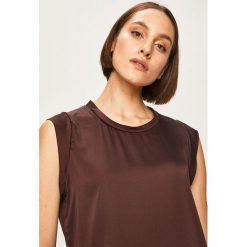 Dkny - Bluzka. Niebieskie bluzki damskie DKNY, s, bez wzorów, z poliesteru, z okrągłym kołnierzem, bez rękawów. W wyprzedaży za 219,90 zł.