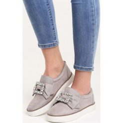 Szare Slip On Bewildered. Szare trampki damskie slip on Born2be, z materiału. Za 79,99 zł.