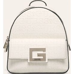 Guess Jeans - Plecak. Czarne plecaki damskie Guess Jeans, z aplikacjami, z bawełny. W wyprzedaży za 399,90 zł.