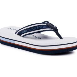 Japonki MARC O'POLO - 003 15531001 600 Blue Combi 852. Niebieskie klapki damskie Marc O'Polo, bez wzorów, z tworzywa sztucznego, bez obcasa, na obcasie. W wyprzedaży za 179,00 zł.