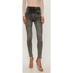 Guess Jeans - Jeansy Yoke. Szare jeansy damskie Guess Jeans, z podwyższonym stanem. Za 459,90 zł.